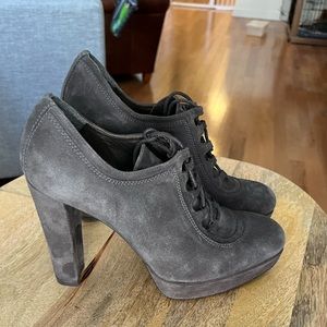 Stuart Weitzman Upstream Londra suede boots